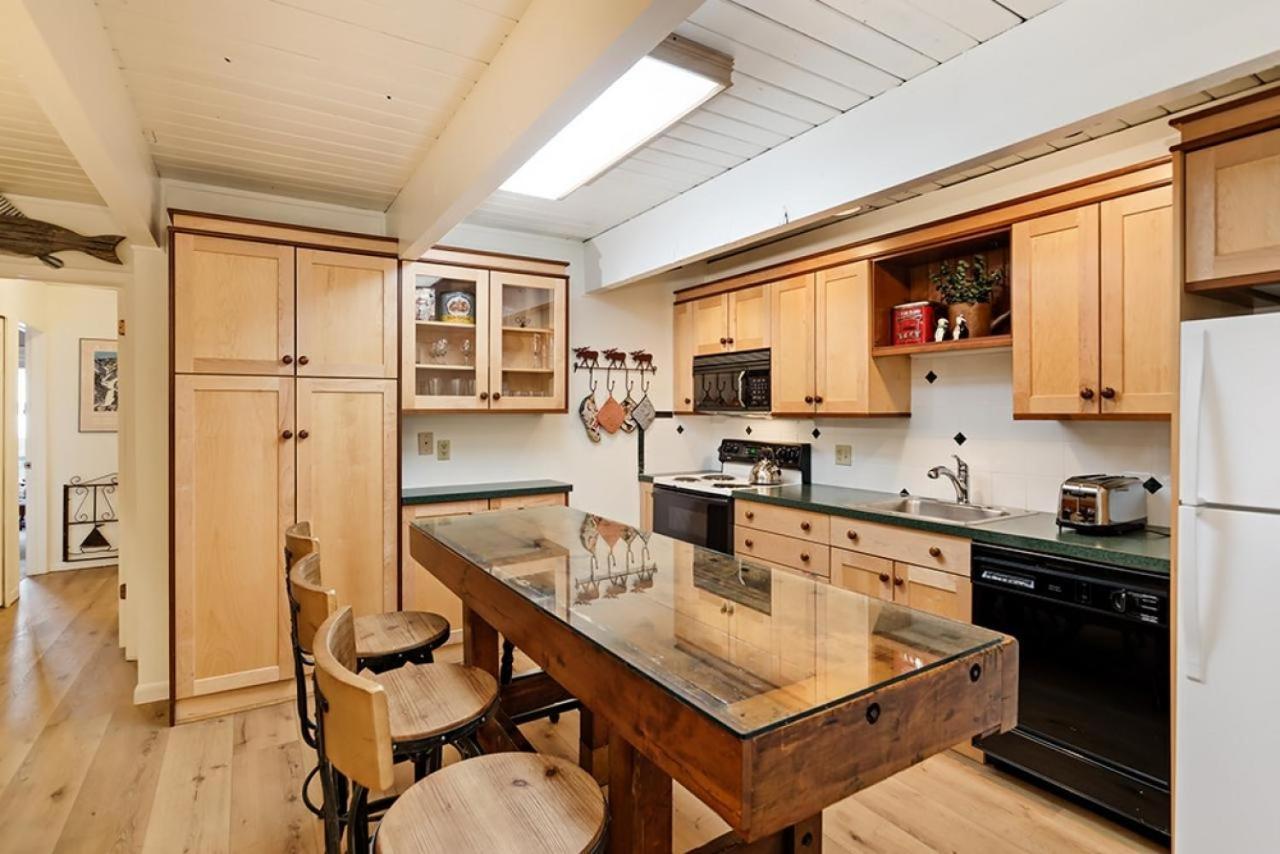 Chateau Dumont Unit 2, Condo With Central, Downtown Location Aspen Exterior photo